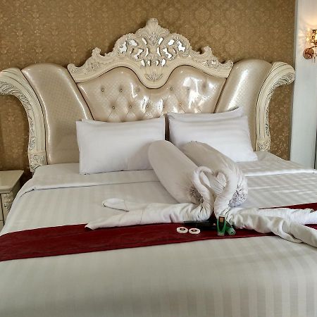 Grand Indobaru Hotel Selatpanjang Kültér fotó