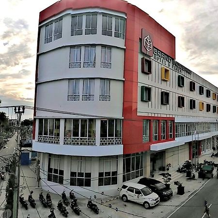 Grand Indobaru Hotel Selatpanjang Kültér fotó