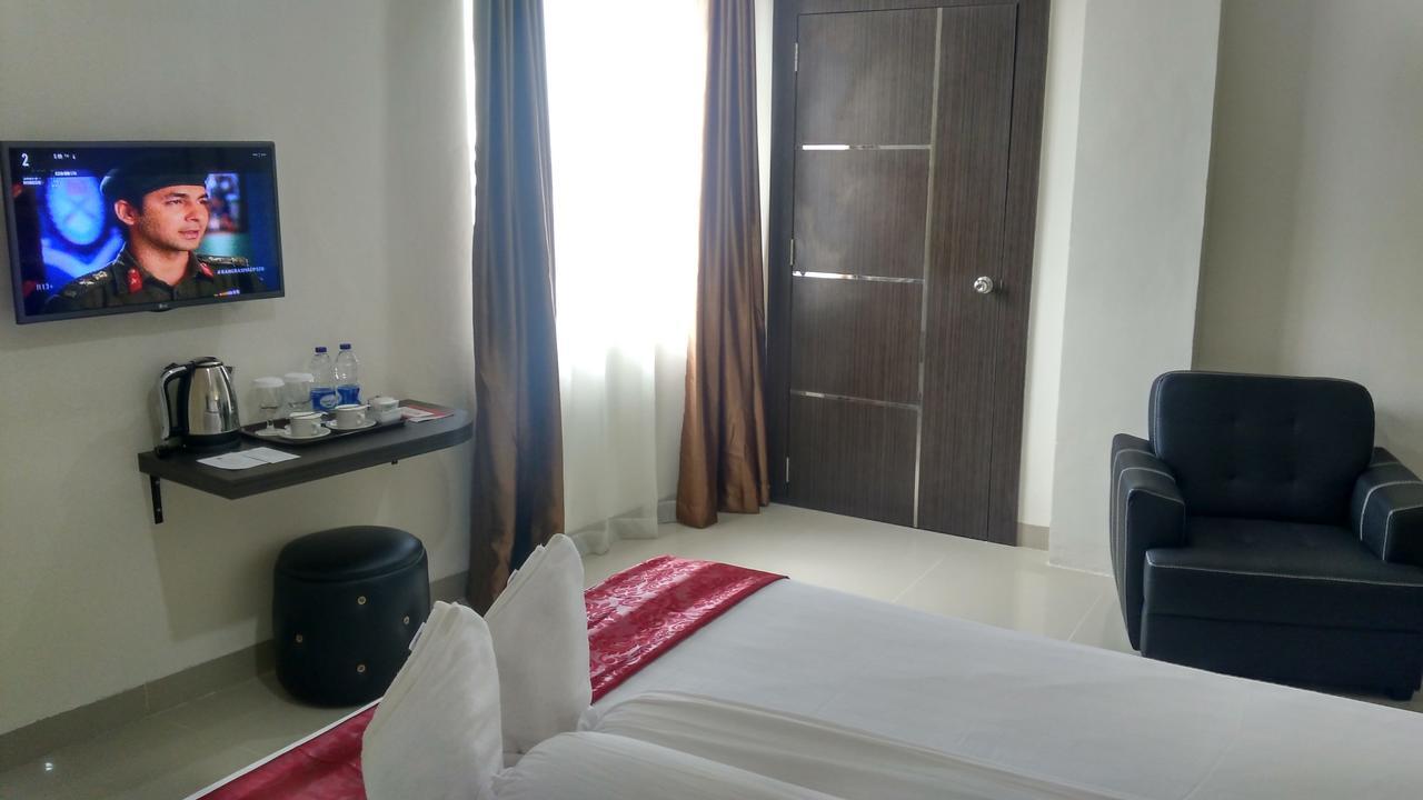 Grand Indobaru Hotel Selatpanjang Kültér fotó